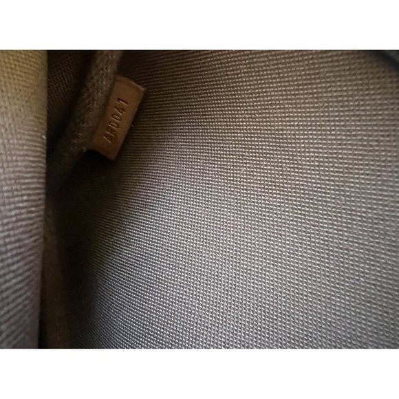 Louis Vuitton Pochette - Picture 6 of 8